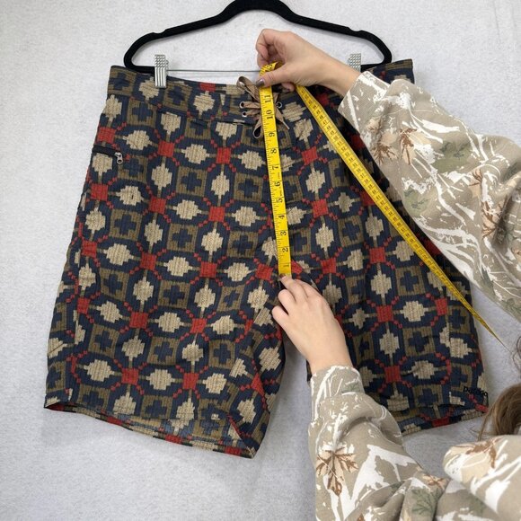 Patagonia Board Shorts Mens 38 Multi Ikat Swim Surf Quick Dry Nylon Zip Pocket - Picture 6 of 11